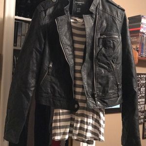 🌺Gray & White Strapped High Neck Tank 🌺